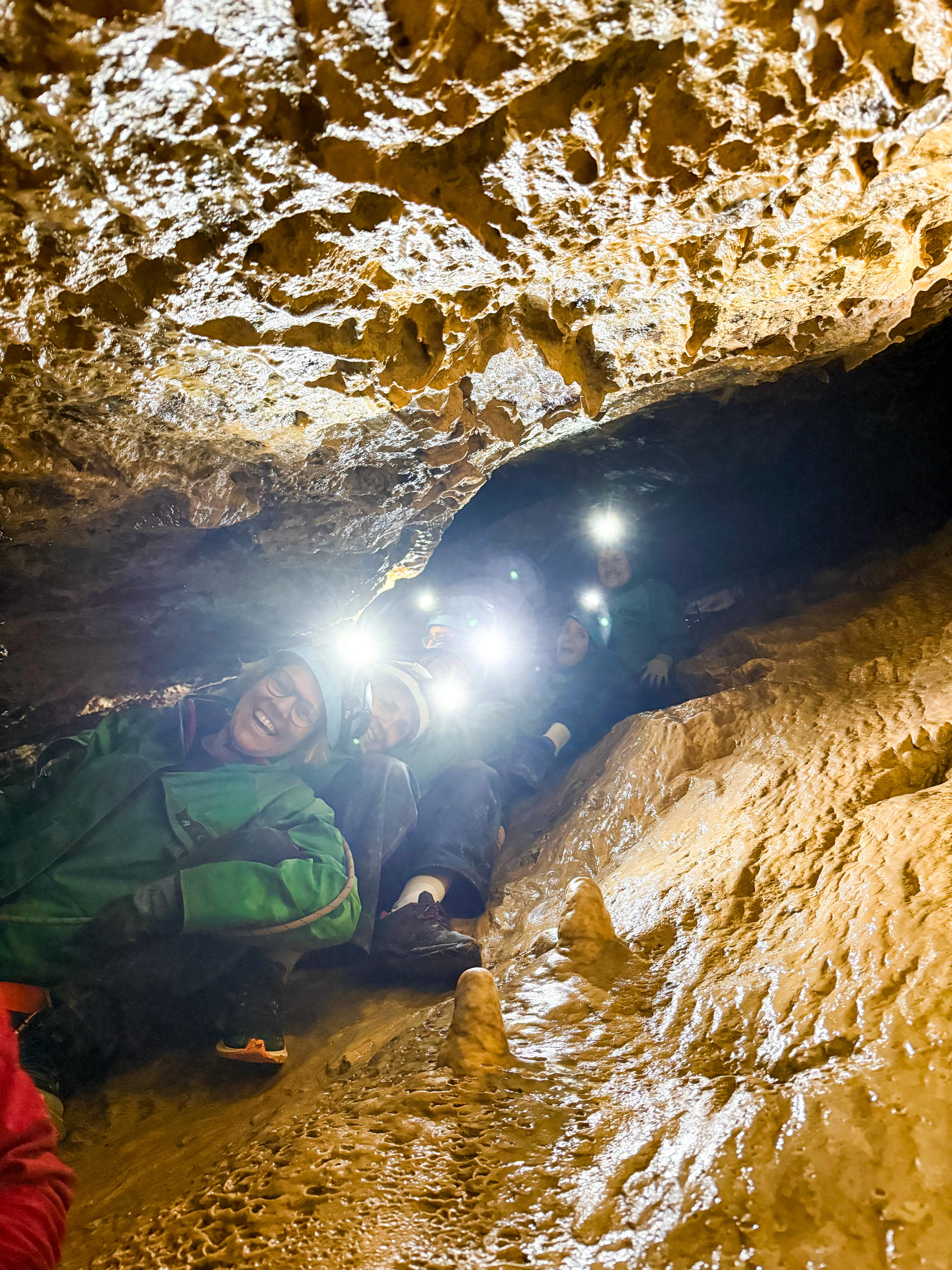 Découverte de la spéléologie à la grotte de Prérouge, photo 2