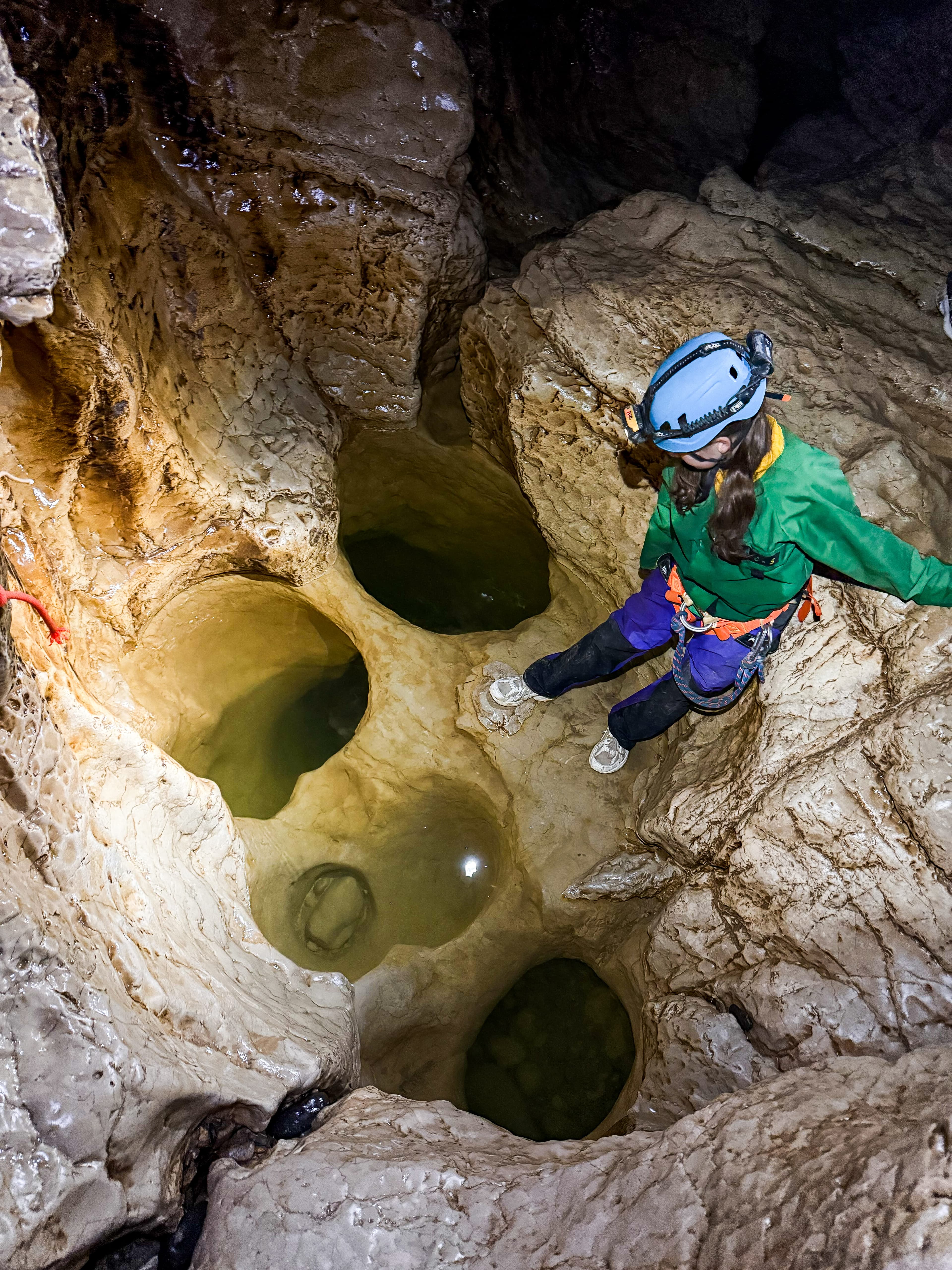 Découverte de la spéléologie à la grotte de Prérouge, photo 4