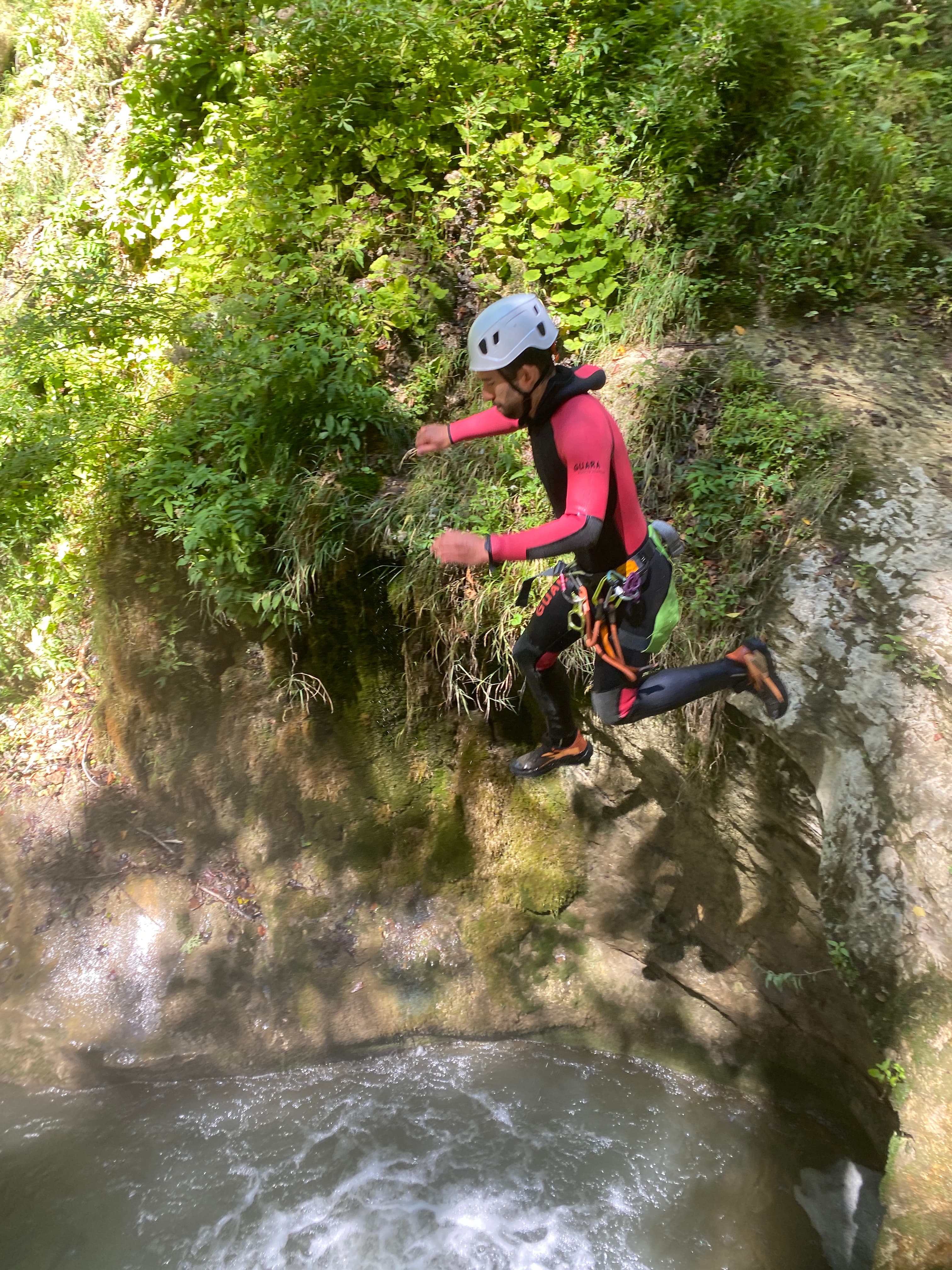 Canyoning sportif aux Ecouges basses · Canyoning à Grenoble